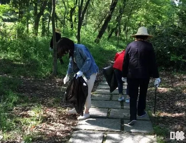 男女跪趴式动态图千乐网：最新动态分享，带你领略更多精彩内容与互动体验！