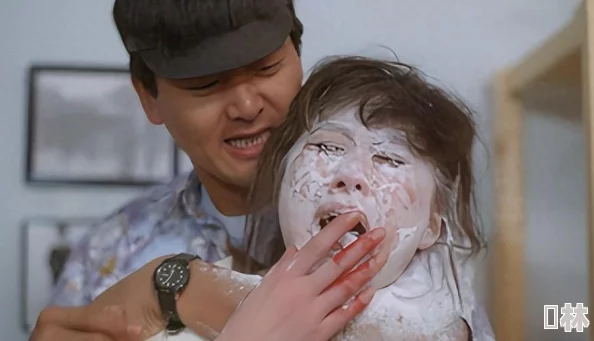 偷看娇妻被借种借种小李寻找路人“假”心怀善意传播温暖与爱